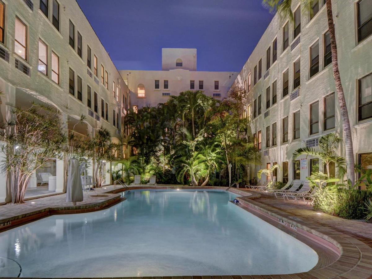 Hemingway Suites At Palm Beach Hotel Island Extérieur photo